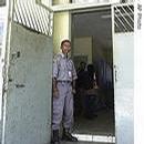 _voanews_com_english_images_ap_east_timor_prison_break_01sep06_210.jpg