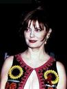 _exposay_com_celebrity-photos_susan-sarandon-protests-on-moms-day-1E0.jpg