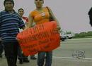 a_abclocal_go_com_images_ktrk_cms_exf_2005_news_ktrk_032706_protests4.jpg